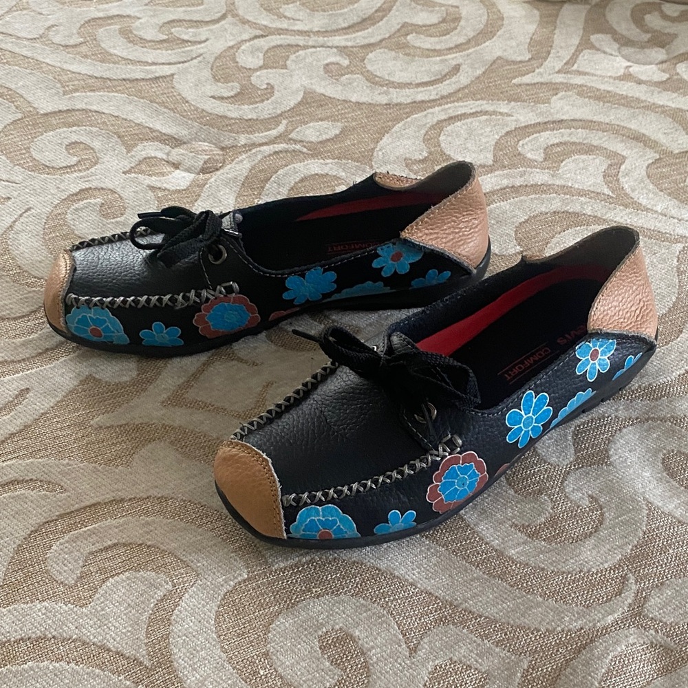 Levi’s Comfort Fit Floral Loafers Black Blue Slip On Shoes EU 39 Casual Cute - Picture 4 of 11